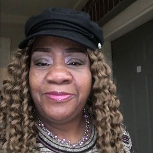 Meet your Posher, Charlean